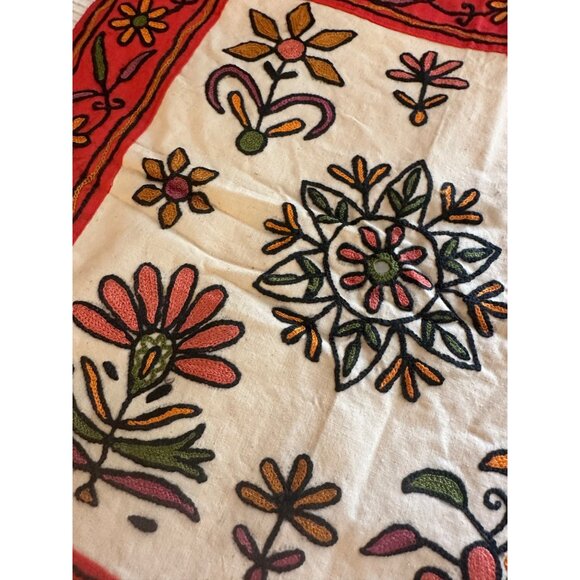Indian Hand Embroidered Folk Art Floral Cotton Table Runner table top wall - Picture 8 of 15